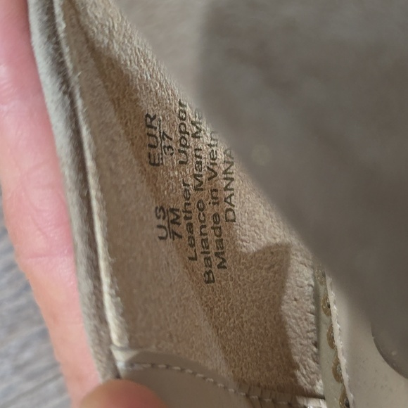 Sam Edelman Tan Suede Heels - Picture 9 of 10